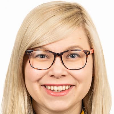 Kansanedustaja Saara Hyrkkö (vihr) eduskunnassa Helsingissä 11. huhtikuuta 2023. 