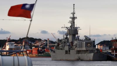 Taiwanesiskt krigsfartyg som ligger i hamn