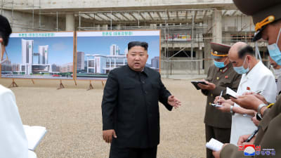 Nordkorea byggde på Kim Jong-Unsa order ett nytt sjukhus i Pyongyang på rekordtid, för att förbättra hälsovården under pandemin.