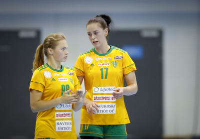 Alexandra Broman och Madeleine Lindholm i SIF.