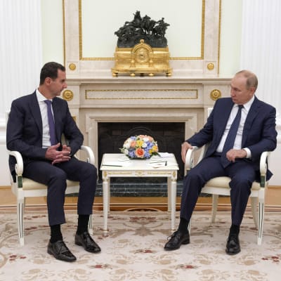 President Vladimir Putin tog emot Syriens president Bashar al-Assad i Kreml på måndagen. 