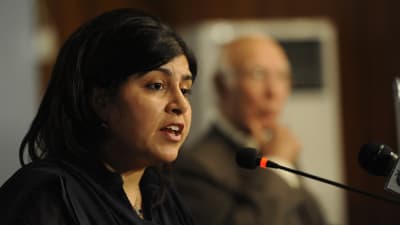Torypolitikern Sayeeda Warsi på besök i Pakistan.