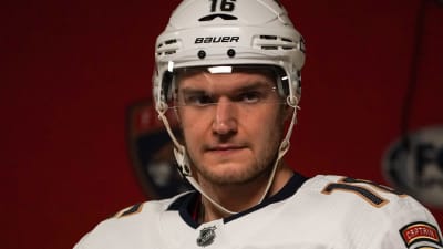Aleksander Barkov förbereder sig inför match.