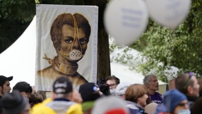 Demonstranter protesterar mot coronarestriktioner såsom att användningen av munskydd i Tyskland i början av oktober 2020