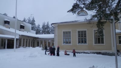Ruusulehto skola i Jakobstad