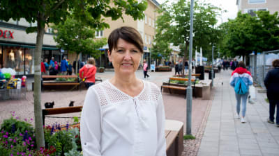 Marika Sundqvist-Karlsson vid Ålands arbetsmarknads- och studieservicemyndighet säger att äventyret och att skaffa erfarenhet är en viktiga orsaker till att sommarjobbare söker sig till Åland.