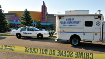 Polisens tekniker på plats i Aurora.