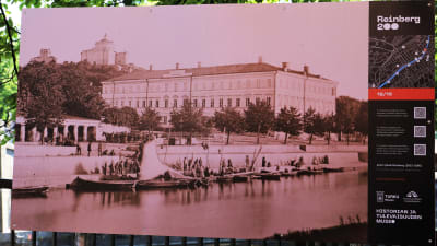 Ett gammalt fotografi på Aura å i Åbo på 1800-talet.