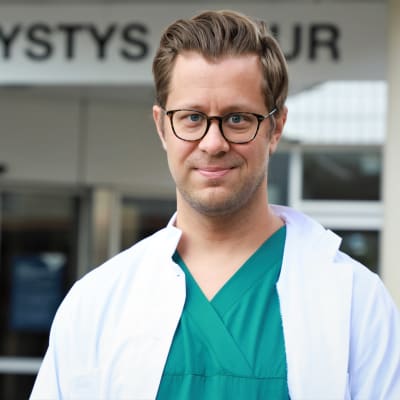 Peijaksen sairaalan lääkäri Kari Tikkinen
