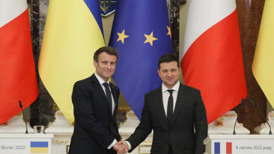Frankrikes president Emmanuel Macron och Ukrainas president Volodymyr Zelenskyj.