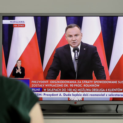 Polens president Andrzej Duda talar i polsk TV.