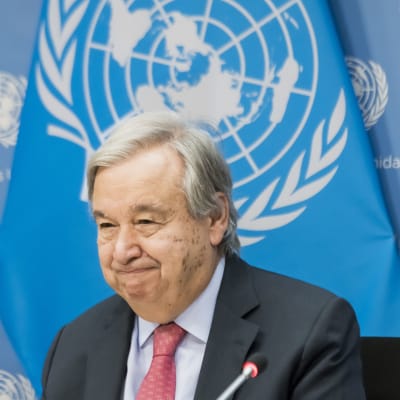Antonio Guterres fotograferad under en presskonferens.