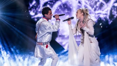 Jon Henrik Fjällgren och Aninia på Melodifestivalens scen