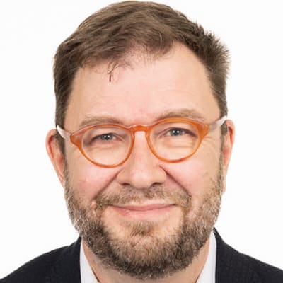 Kansanedustaja Timo Harakka (sd) eduskunnassa Helsingissä 11. huhtikuuta 2023.