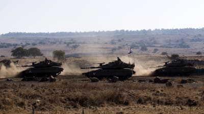 Israeliska tanks under militärövning