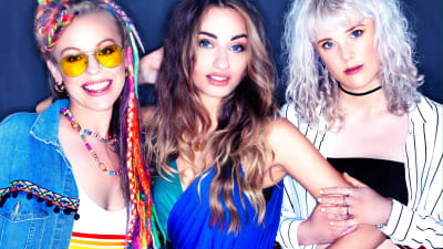 Bandet Kings Daughters som trio med Vicky O'Neon till vänster.