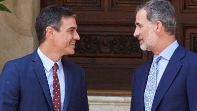 Spaniens premiärminister Pedro Sanchez (t.v) och Spaniens kung Felipe VI och 7.8.2019 