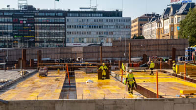 Turun Kauppatorin toriparkin rakennustyömaa.