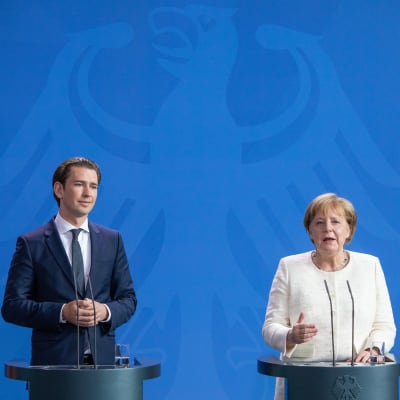 Tysklands förbundskansler Angela Merkel och hennes österrikiska kollega Sebastian Kurz.