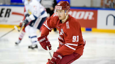 Peter Regin är dansk landslagsman i ishockey.