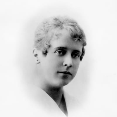 Ellen Engblom, sannolikt som nygift i början av 1920-talet. 