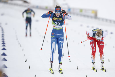 Jasmin Kähärä åker skidor.