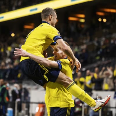Victor Claesson firar mål
