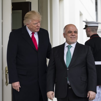 Iraks premiärminister Haider Al-Abadi utverkade löften om mer militär hjälp under sitt möte med Donald Trump i Vita huset