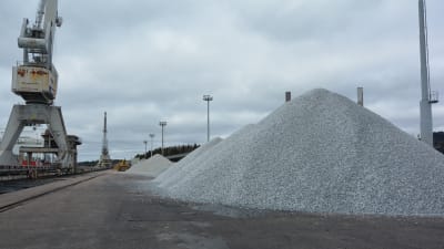 Kalksten från norge på Fortums kajplats.