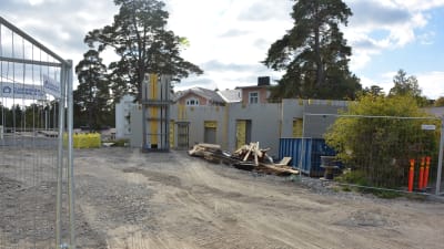 Raseborgs psykiatriska enhet byggs intill sjukhuset i Ekenäs.