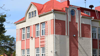 En skola