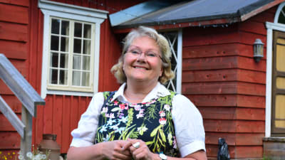 Leende kvinna