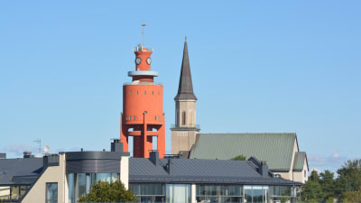 Hangö kyrka och vattentorn.