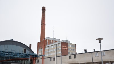 Åbo Energis byggnader sett från Varvstorget.