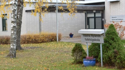 Exteriör av Västra Nylands folkhögskola.