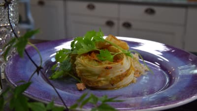 Portion med Kimchi kryddad kinakål med mandelris