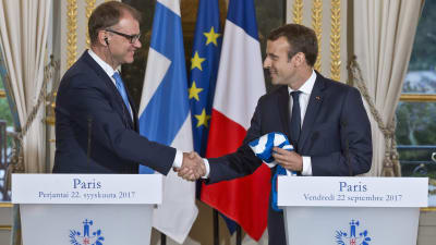 Finlands statsminister Juha Sipilä och Frankrikes president Emmanuel Macron träffades i Elyséepalatset i Paris den 22 september 2017.