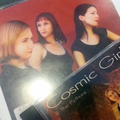Cosmic Girls -levynkannet.