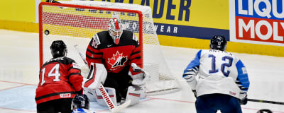 Kanadas anfallare Adam Henrique fick se Marko Anttila göra mål i VM-finalen 2019.