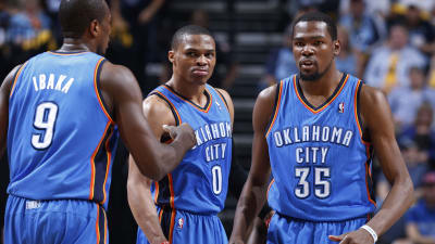 Oklahoma City Thunder firar seger i NBA.