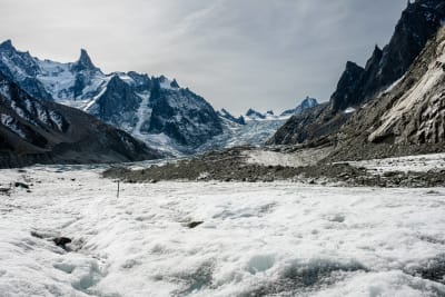 Glaciären Mer de Glace vid Mont Blanc i de franska Alperna. 