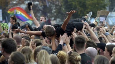 Upp till 65 000 unga kom till rockkonserten i Chemnitz 