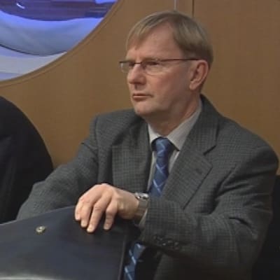 Erkki Karvonen Kuopas-oikeudenkäynnissä Pohjois-Savon käräjäoikeudessa.