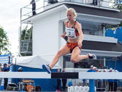 Camilla Richardsson löper hinder i FM 2017.