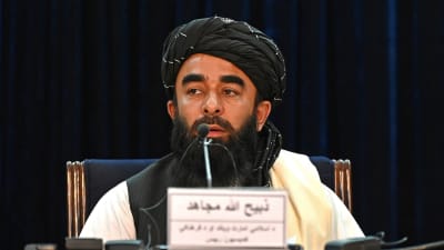 Talibanernas talesman Zabihullah Mujahid håller presskonferens 6.9.2021. 