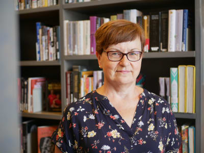 Susanne Ahlroth på Nordsjö bibliotek.