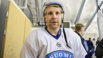 Leo Komarov.