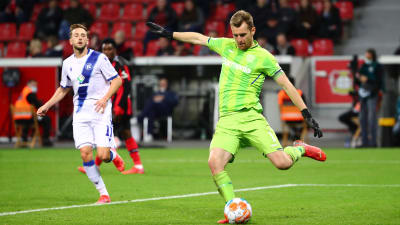 Lukas Hradecky joutui keskiviikkona antautumaan kahdesti, kun Karlsruhe pudotti Leverkusenin Saksan cupissa.