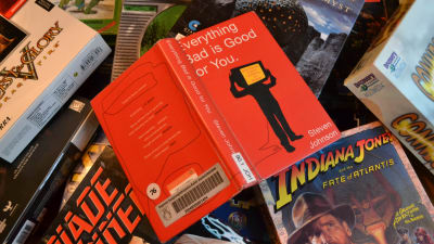 Steven Johnsons bok Everything Bad is Good for You, samt ett antal datorspel.