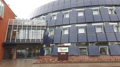 Ingången till Pafs kontor